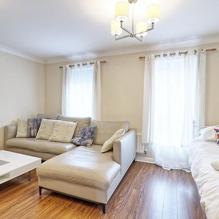By Buildersbeds - Paignton House 4 Bedrooms Harold Wood Екстер'єр фото