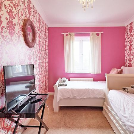 By Buildersbeds - Paignton House 4 Bedrooms Harold Wood Екстер'єр фото
