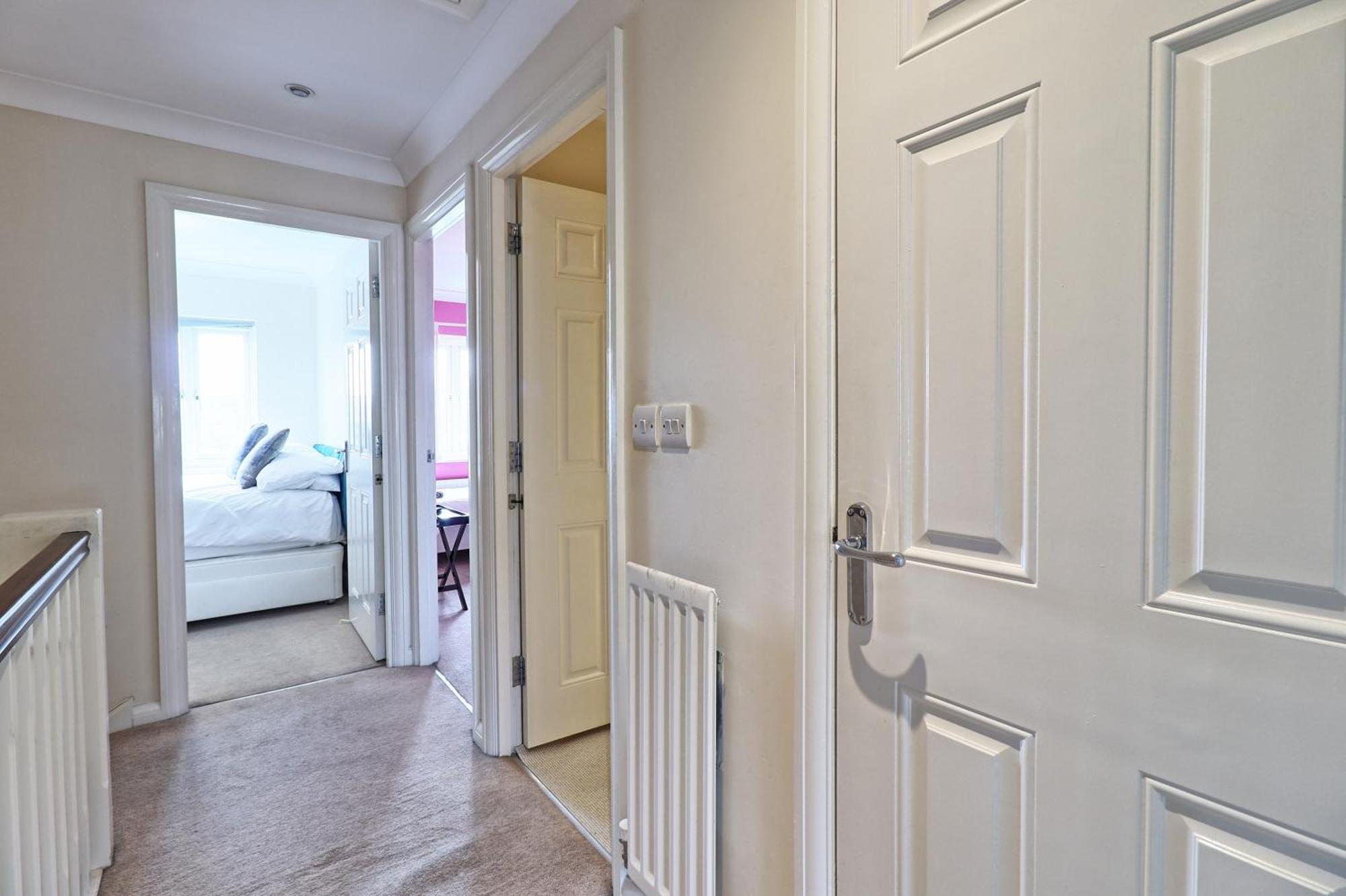 By Buildersbeds - Paignton House 4 Bedrooms Harold Wood Екстер'єр фото