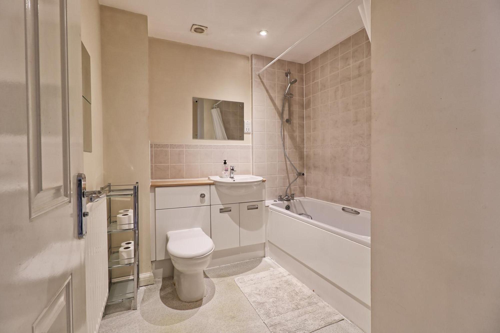 By Buildersbeds - Paignton House 4 Bedrooms Harold Wood Екстер'єр фото