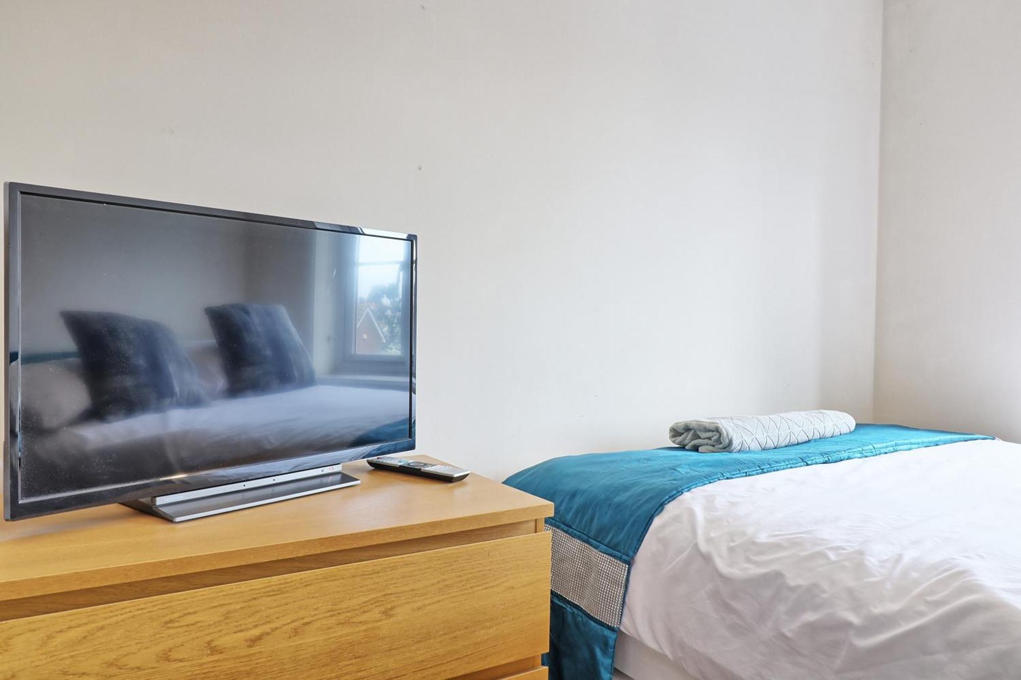 By Buildersbeds - Paignton House 4 Bedrooms Harold Wood Екстер'єр фото