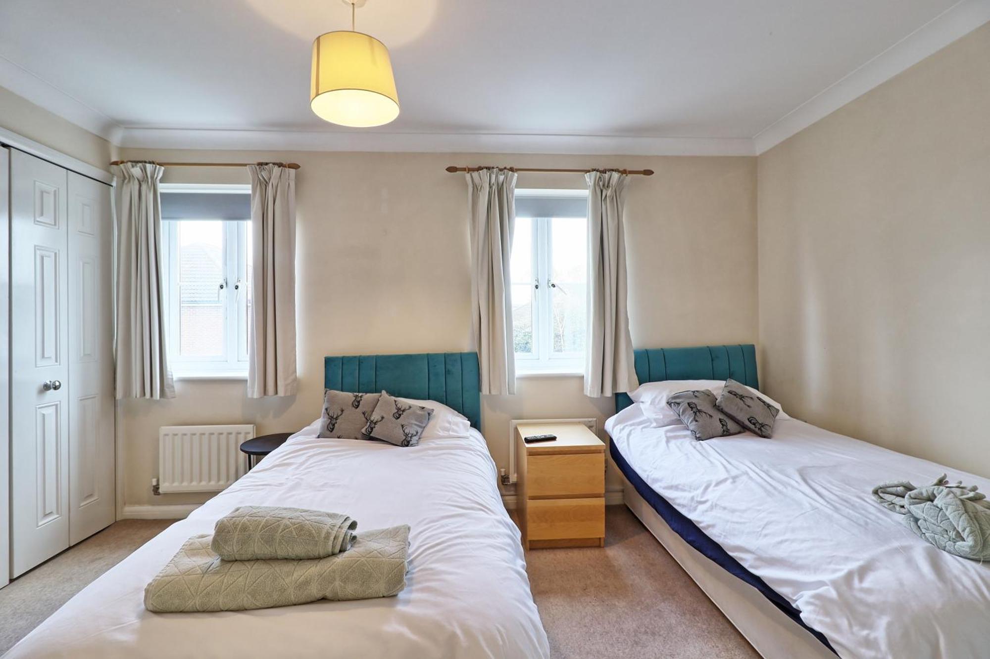 By Buildersbeds - Paignton House 4 Bedrooms Harold Wood Екстер'єр фото