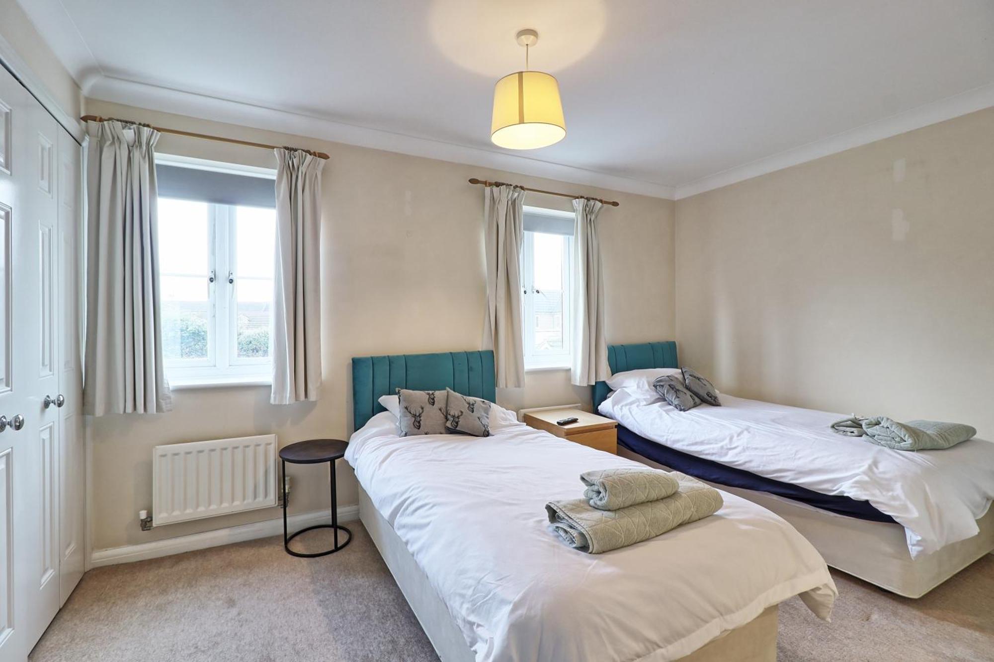 By Buildersbeds - Paignton House 4 Bedrooms Harold Wood Екстер'єр фото