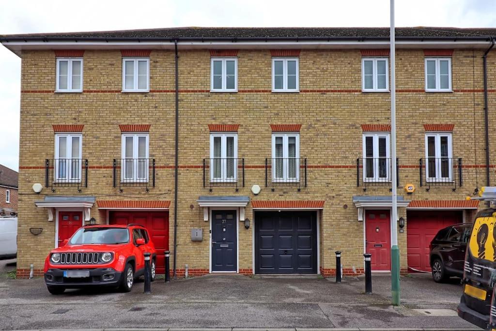By Buildersbeds - Paignton House 4 Bedrooms Harold Wood Екстер'єр фото