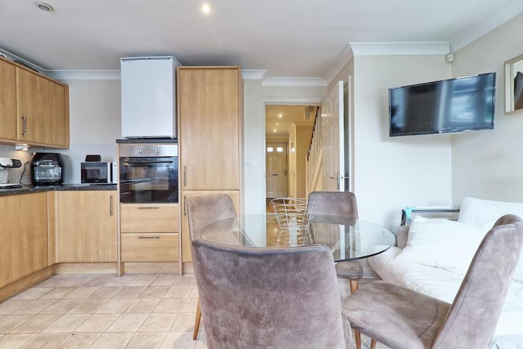 By Buildersbeds - Paignton House 4 Bedrooms Harold Wood Екстер'єр фото